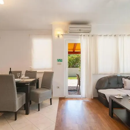 Irena Apartment