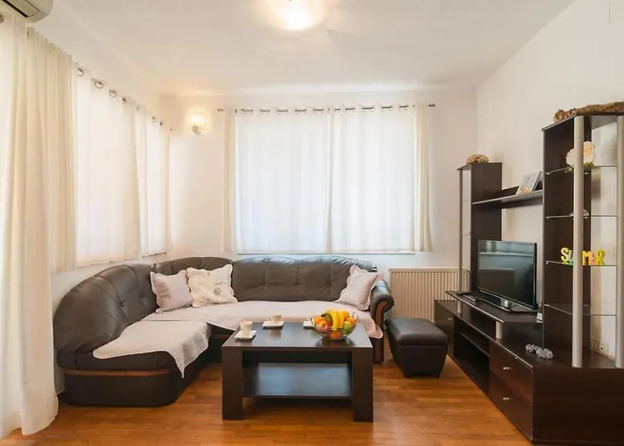 Irena Apartment *