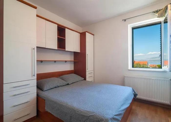 Irena Apartment *