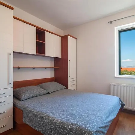 Irena Apartmán *